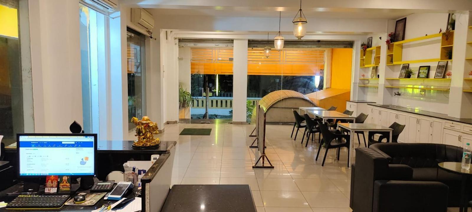 Chaplin Hotel Puducherry Eksteriør billede